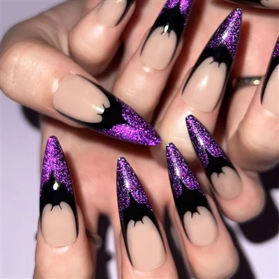Ongles d'Halloween noirs et violets